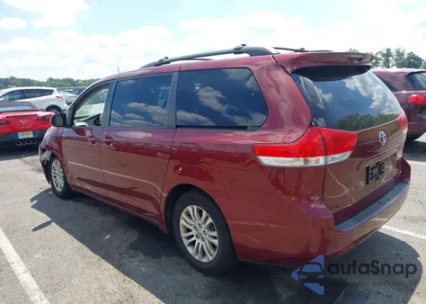 2013 Toyota Sienna Xle V6 8 Passenger from USA, damaged, VIN 5TDYK3DC4DS386055